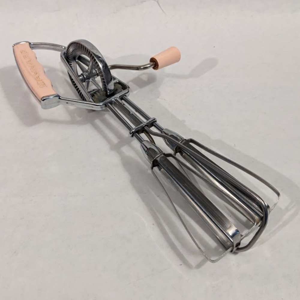 Vtg Maynard Hand Crank Egg Beater Salmon Pink Retro Manual Rotary Mixer Works